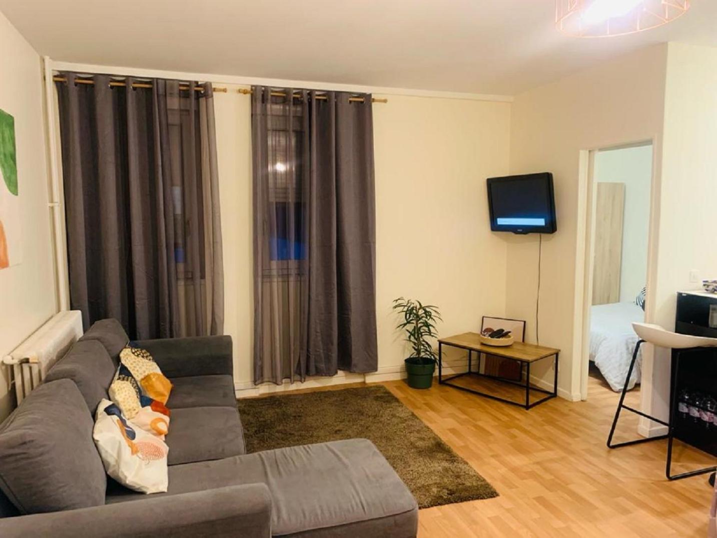 Appartement Calme Et Chaleureux Proche De Paris كوربوفوا المظهر الخارجي الصورة